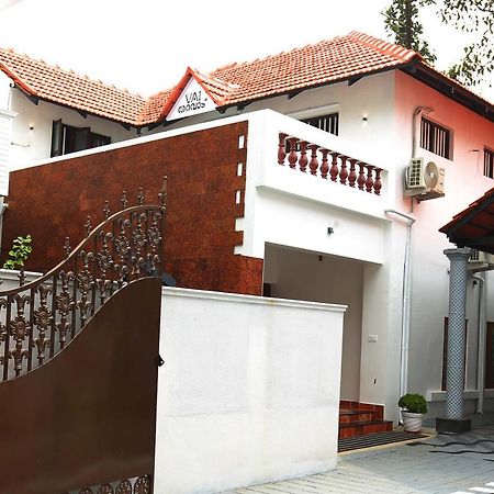 Kira Palace Residency Hotel Ernakulam Luaran gambar