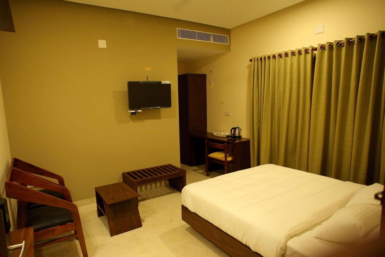 Kira Palace Residency Hotel Ernakulam Luaran gambar
