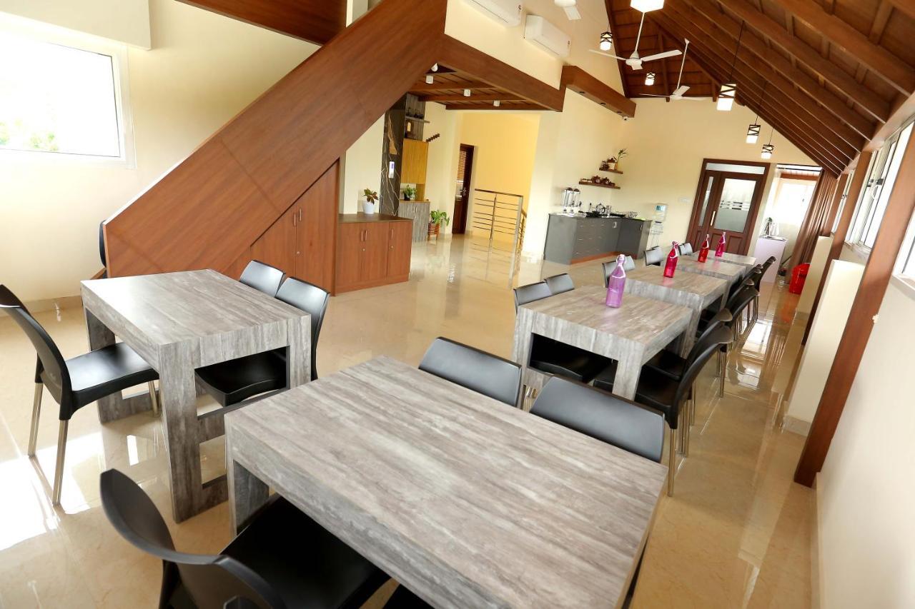 Kira Palace Residency Hotel Ernakulam Luaran gambar