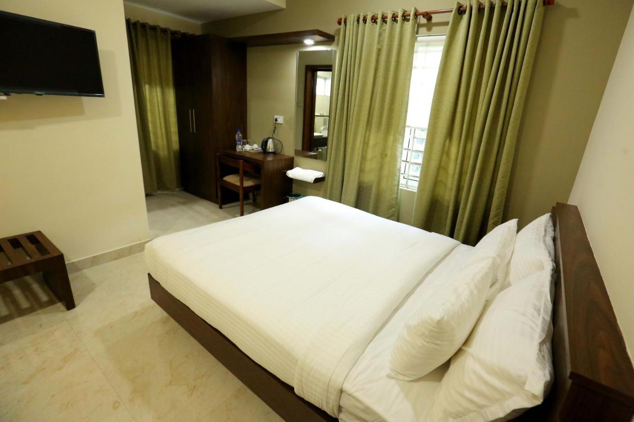 Kira Palace Residency Hotel Ernakulam Luaran gambar