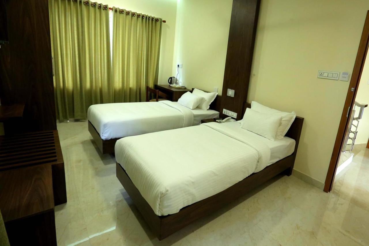 Kira Palace Residency Hotel Ernakulam Luaran gambar