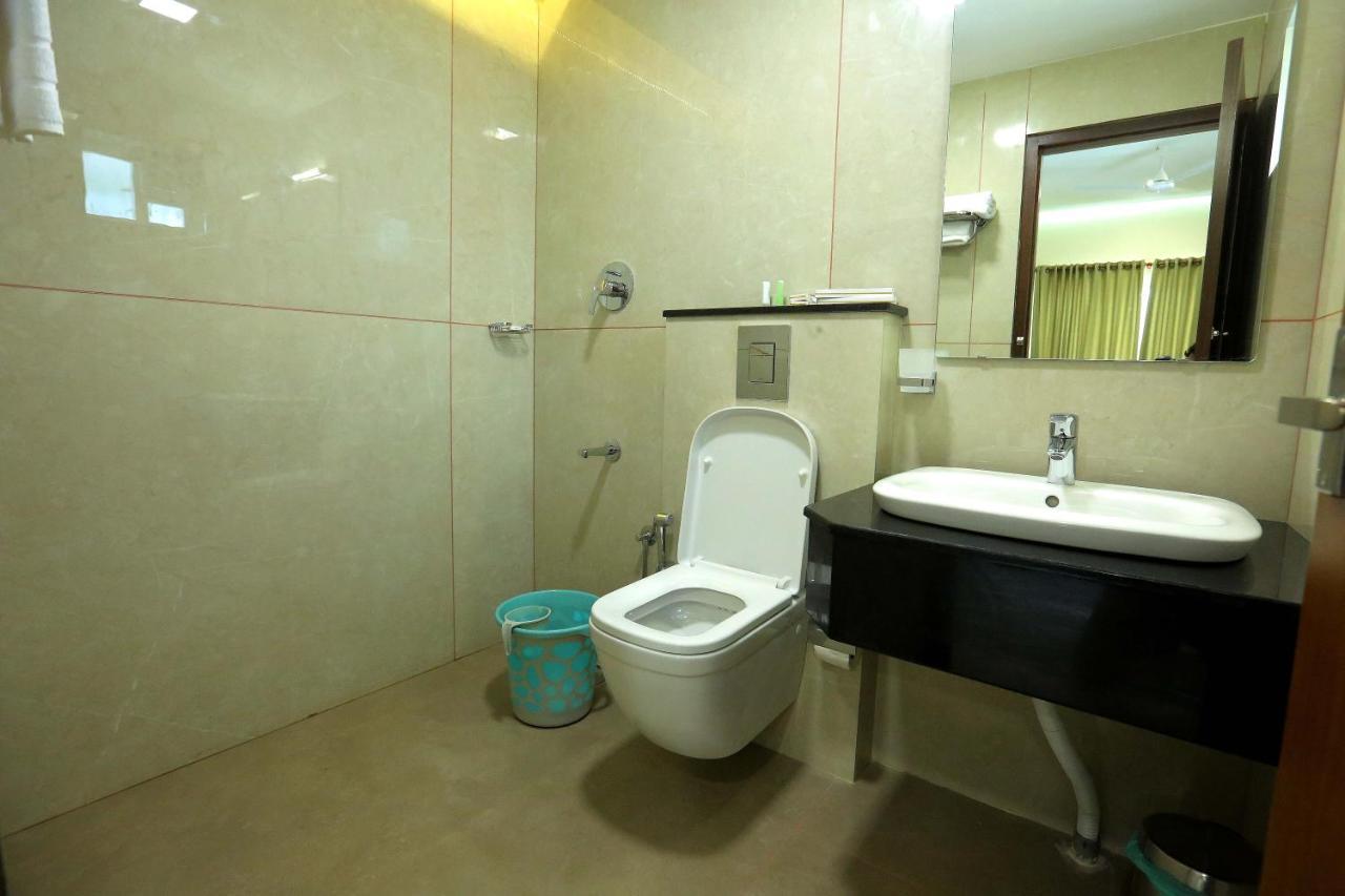Kira Palace Residency Hotel Ernakulam Luaran gambar