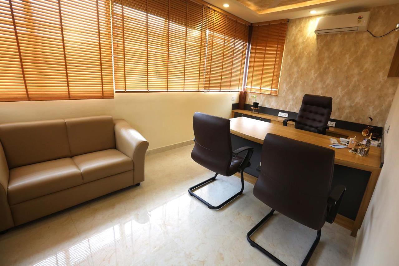 Kira Palace Residency Hotel Ernakulam Luaran gambar